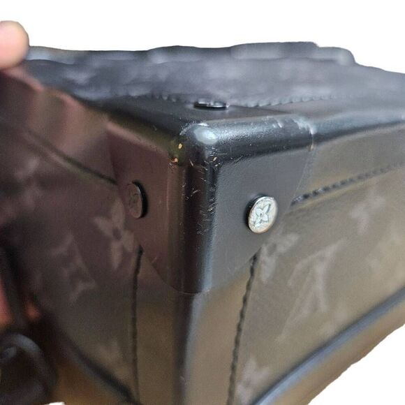 Louis Vuitton soft trunk crossbody - Picture 6 of 16